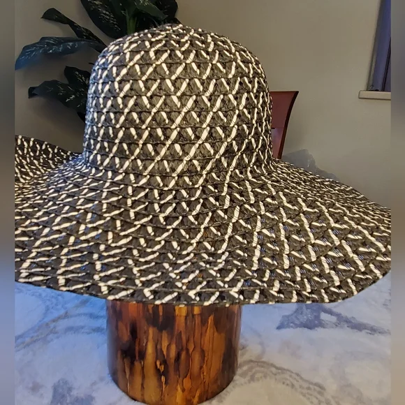 NWOT South American Finely Woven Hat s-l400.jpg main image 2